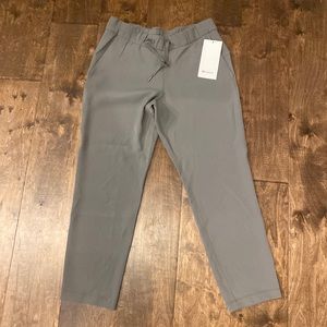 NWT Lululemon On The Fly 7/8 Pant size 8